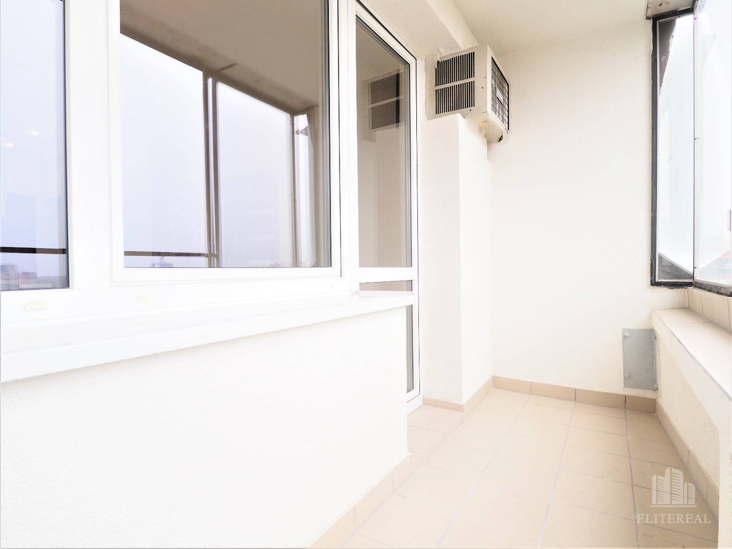 Blagoevova loggia z kuchyne.jpg