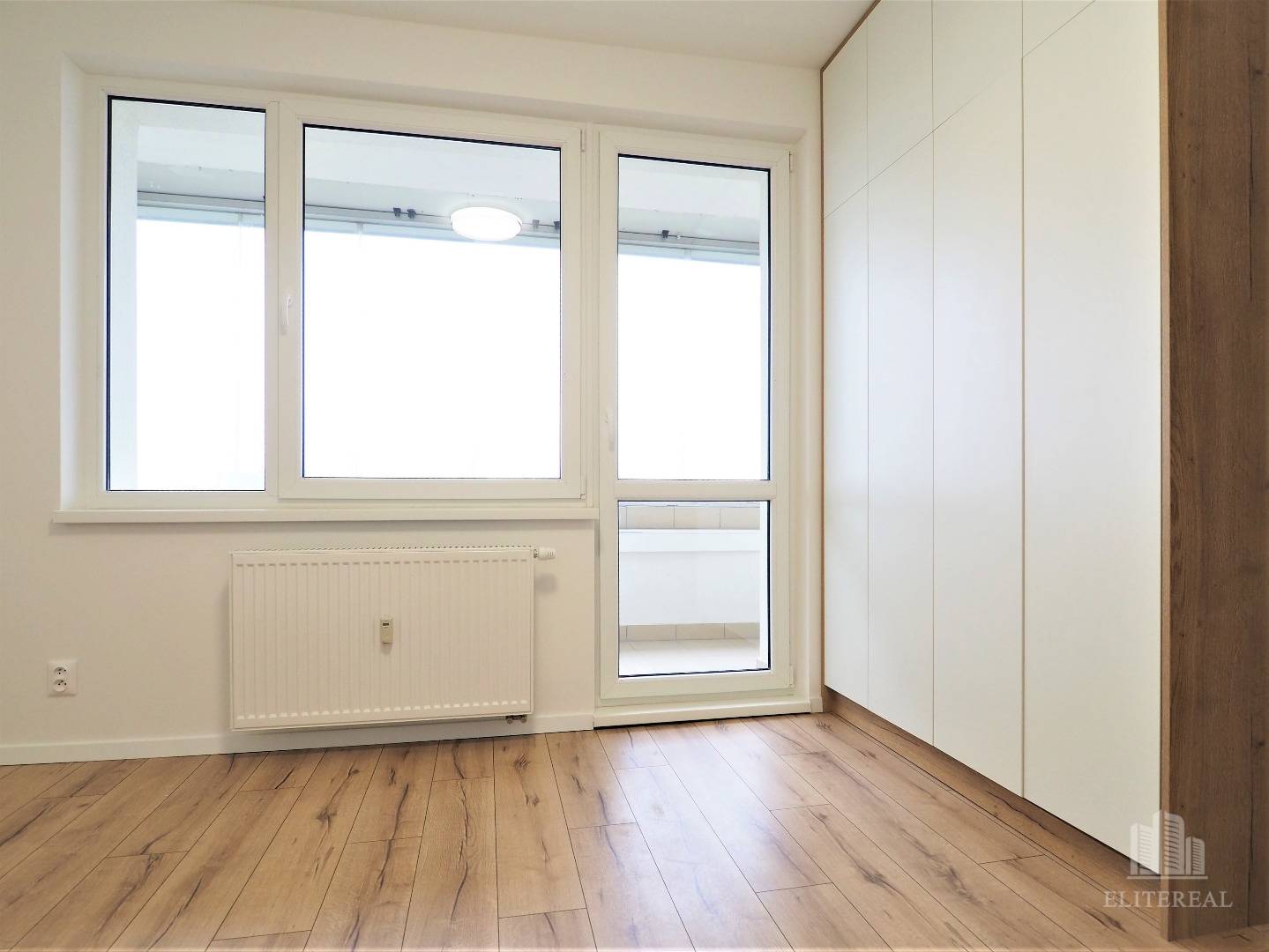 Blagoevova Spálňa skriňa.jpg