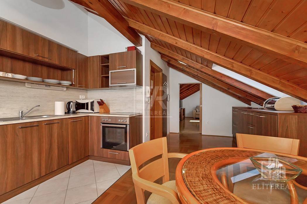 Podkrovný apartmán, Bol - ostrov Brač,Chorvátsko